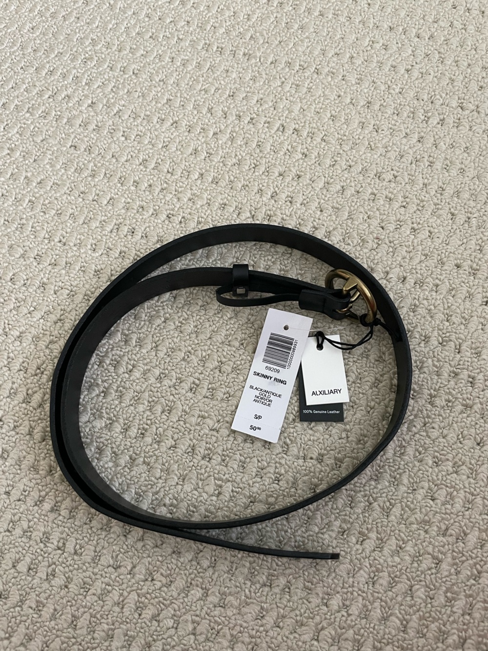 BNWT aritzia skinny black belt